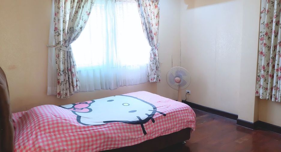 For sale 4 bedrooms house in Si Racha, Chonburi