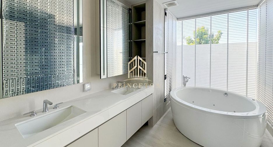 Casa en alquiler y en venta de 5 habitaciones en Saphan Sung, Bangkok