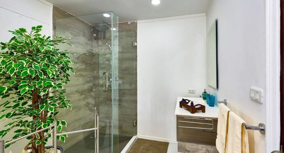 For sale 3 bedrooms condo in Bang Lamung, Chonburi