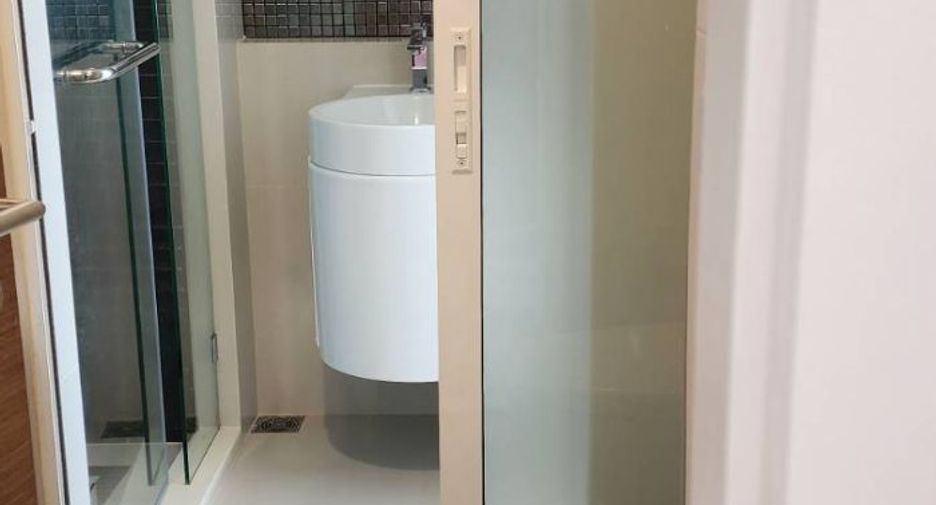 For rent 1 bed condo in Phra Khanong, Bangkok