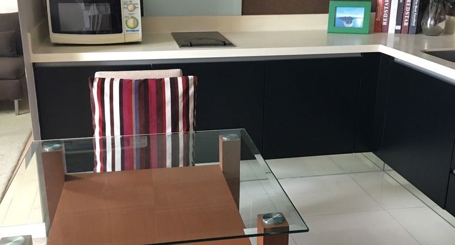 For rent 1 bed condo in Watthana, Bangkok
