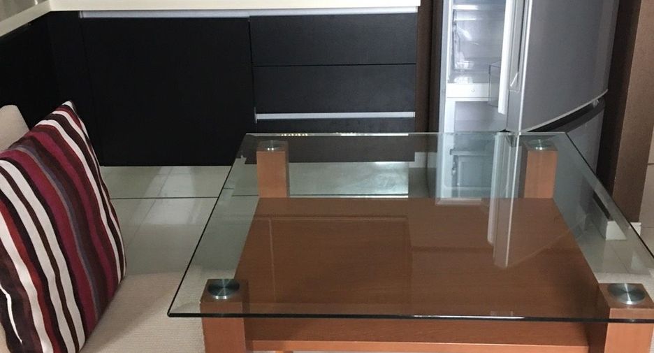 For rent 1 bed condo in Watthana, Bangkok