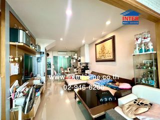 Casa adosada en venta de 3 habitaciones en Bang Kapi, Bangkok