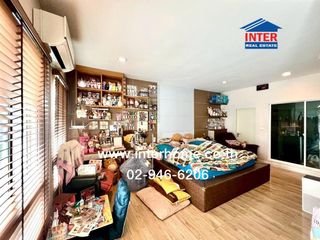 Casa adosada en venta de 3 habitaciones en Bang Kapi, Bangkok