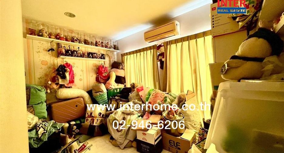 Casa adosada en venta de 3 habitaciones en Bang Kapi, Bangkok