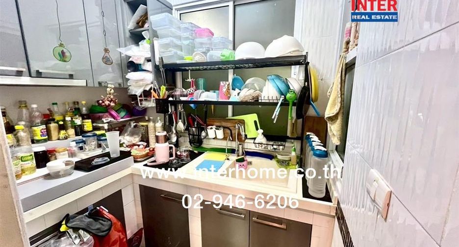 Casa adosada en venta de 3 habitaciones en Bang Kapi, Bangkok
