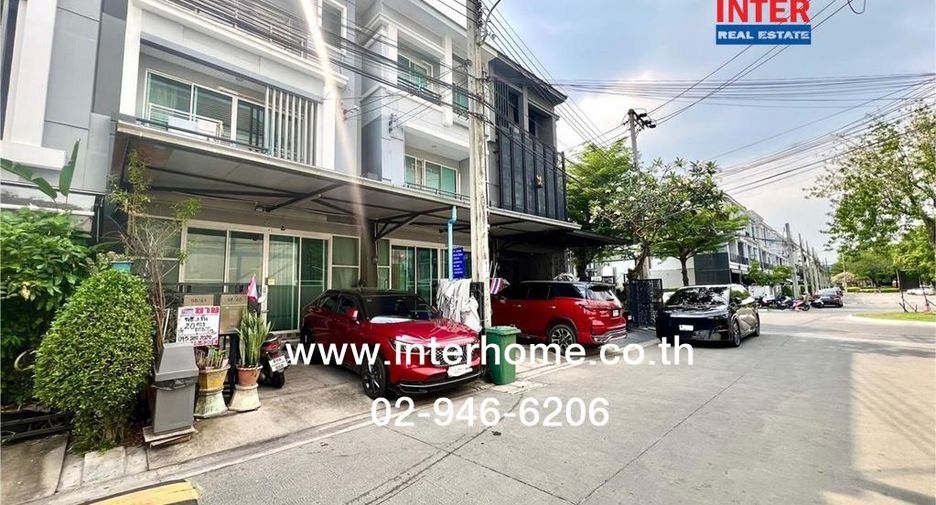 Casa adosada en venta de 3 habitaciones en Bang Kapi, Bangkok