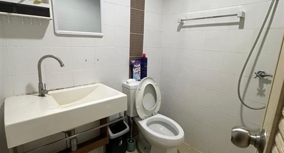 出售 4 卧室 联排别墅 在 Mueang Nonthaburi, Nonthaburi