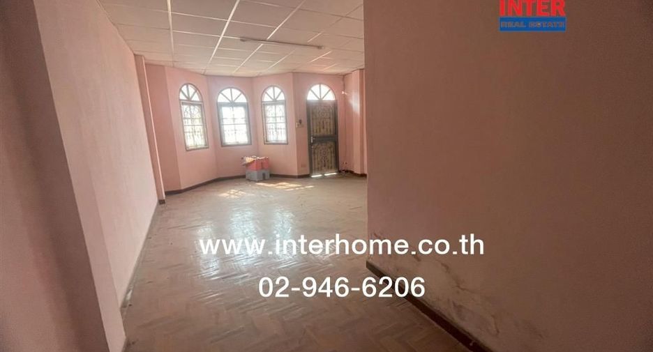 For sale 3 ベッドルーム townhouse in Bang Bon, Bangkok