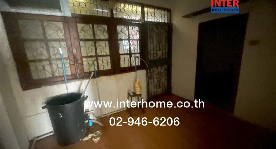 For sale 3 ベッドルーム townhouse in Bang Bon, Bangkok