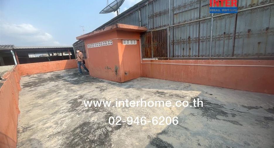 For sale 3 ベッドルーム townhouse in Bang Bon, Bangkok