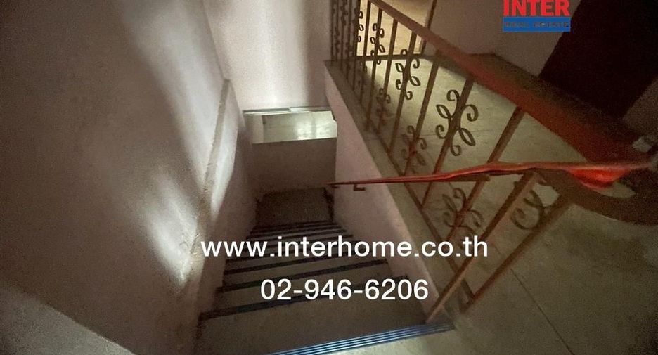 For sale 3 ベッドルーム townhouse in Bang Bon, Bangkok