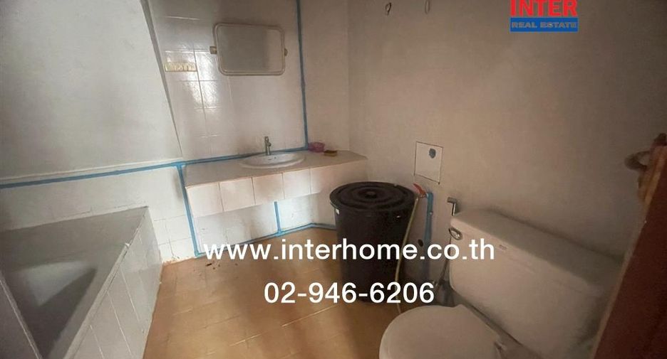 For sale 3 ベッドルーム townhouse in Bang Bon, Bangkok