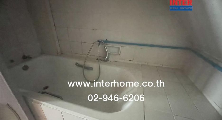 For sale 3 ベッドルーム townhouse in Bang Bon, Bangkok