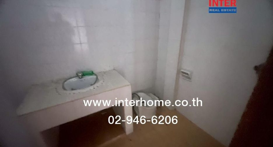 For sale 3 ベッドルーム townhouse in Bang Bon, Bangkok