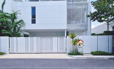 For rent and for sale 4 bedrooms house in Bueng Kum, Bangkok