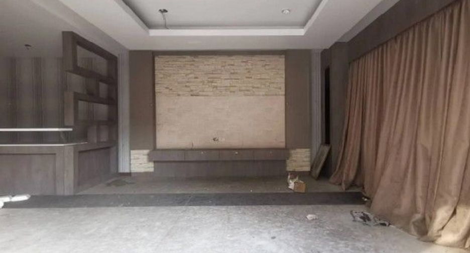 À vendre 3 chambres maison à Ban Bueng, Chonburi