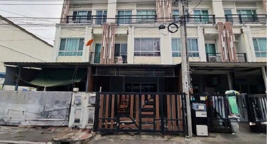 For sale 1 bed townhouse in Khan Na Yao, Bangkok