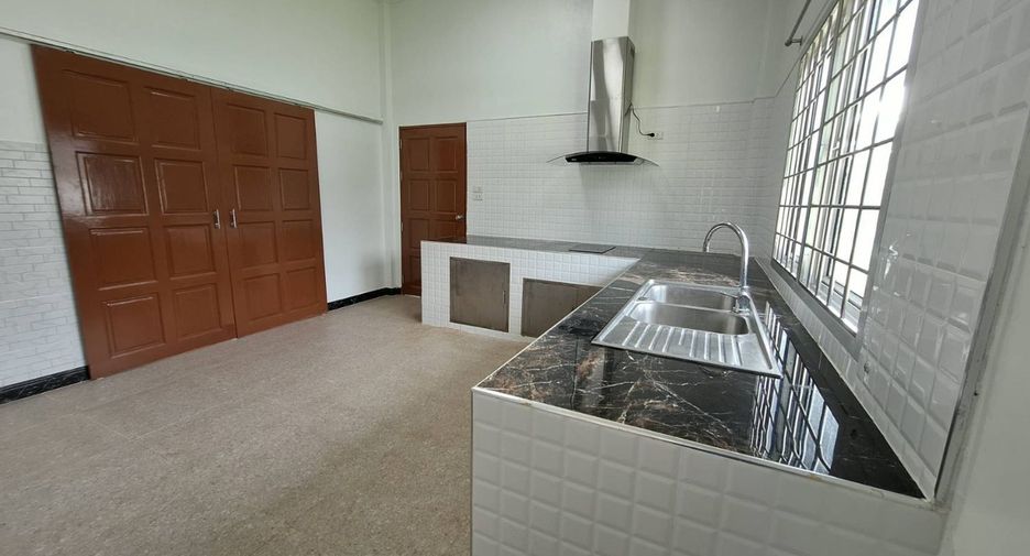 For rent 4 bedrooms house in Mueang Phuket, Phuket