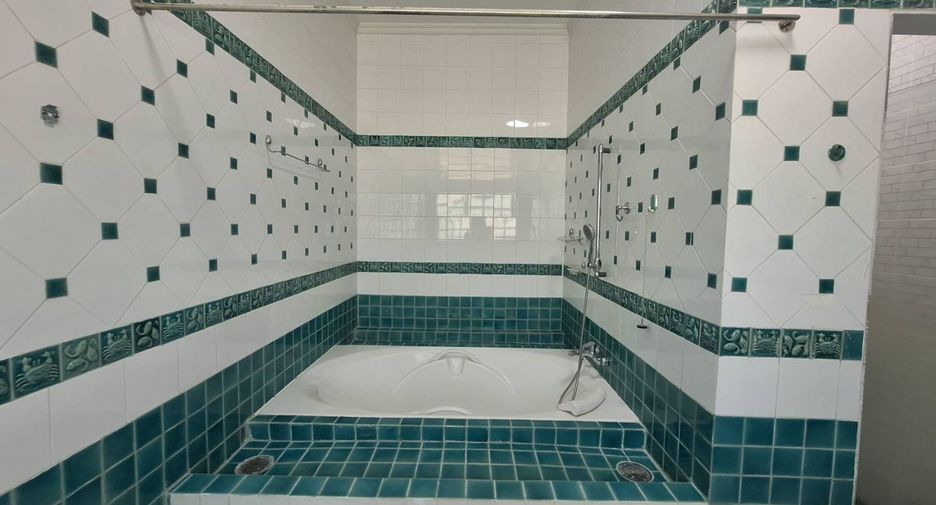 For rent 4 bedrooms house in Mueang Phuket, Phuket