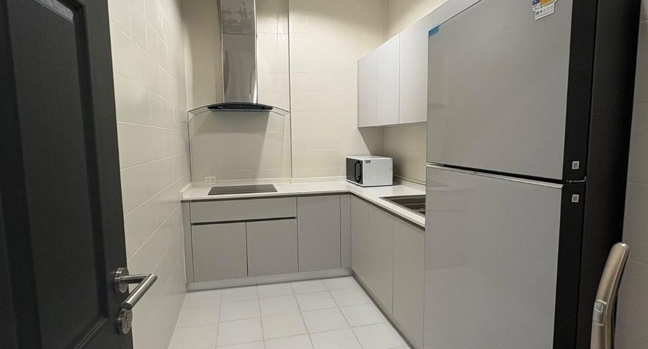For rent 3 bedrooms condo in Ratchathewi, Bangkok