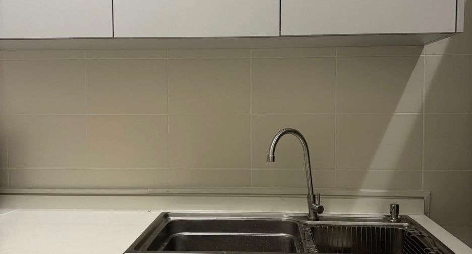 For rent 3 bedrooms condo in Ratchathewi, Bangkok