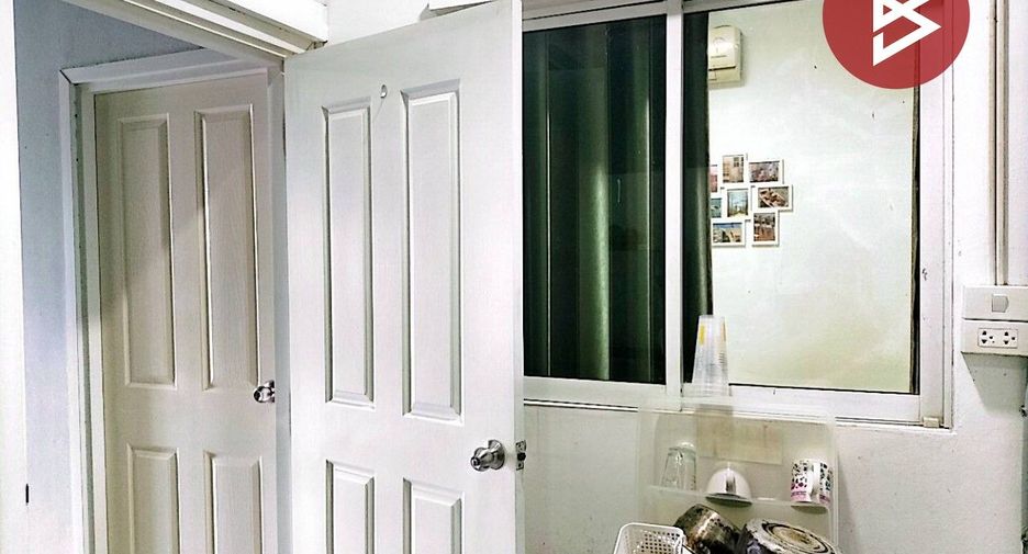 À vendre 2 chambres maison de ville à Khlong Luang, Pathum Thani
