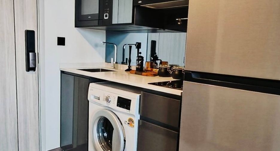 Wohnung zur Miete mit 1 Zimmer in Bang Rak, Bangkok
