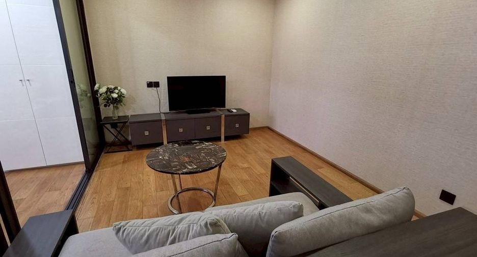 For rent 1 bed condo in Pathum Wan, Bangkok