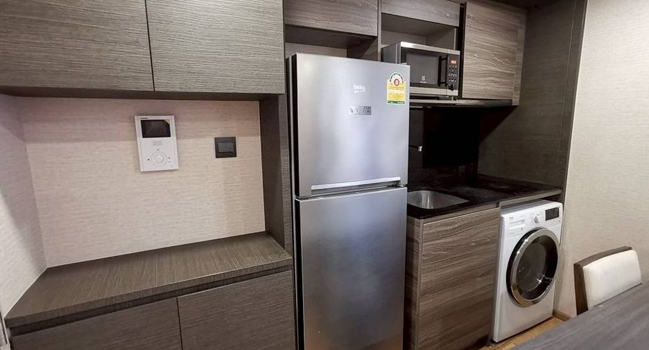 For rent 1 bed condo in Pathum Wan, Bangkok