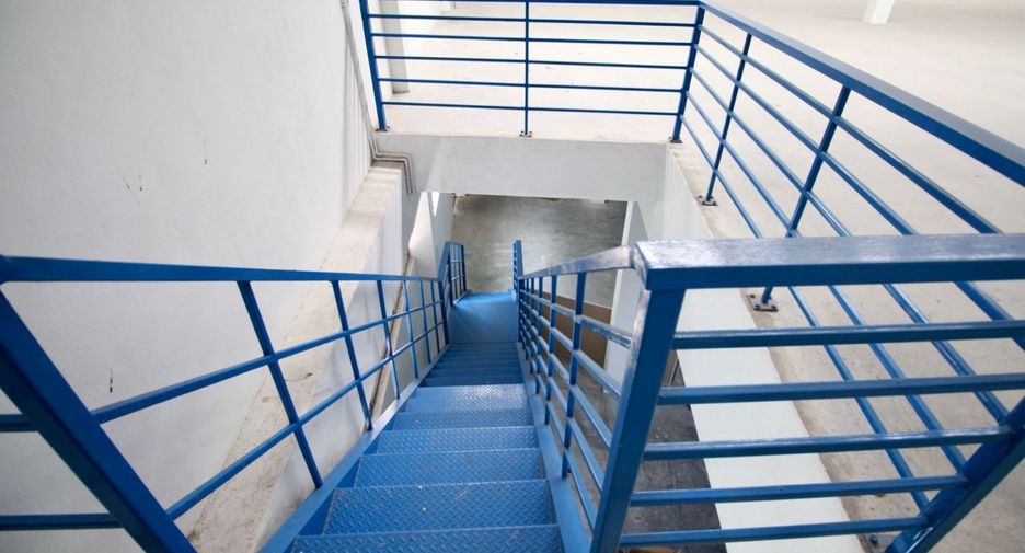 For sale warehouse in Si Racha, Chonburi
