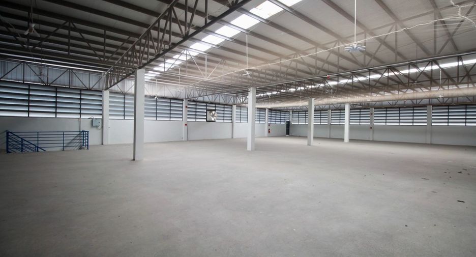 For sale warehouse in Si Racha, Chonburi