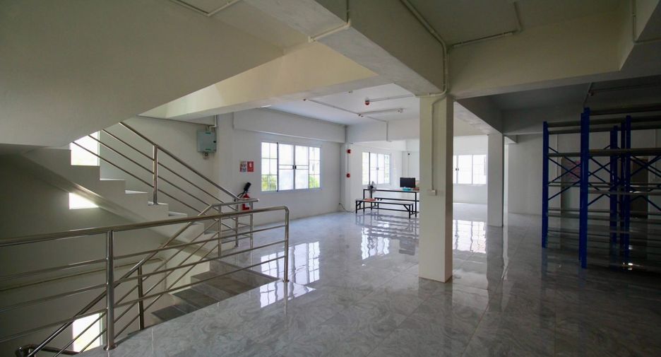 For sale warehouse in Si Racha, Chonburi