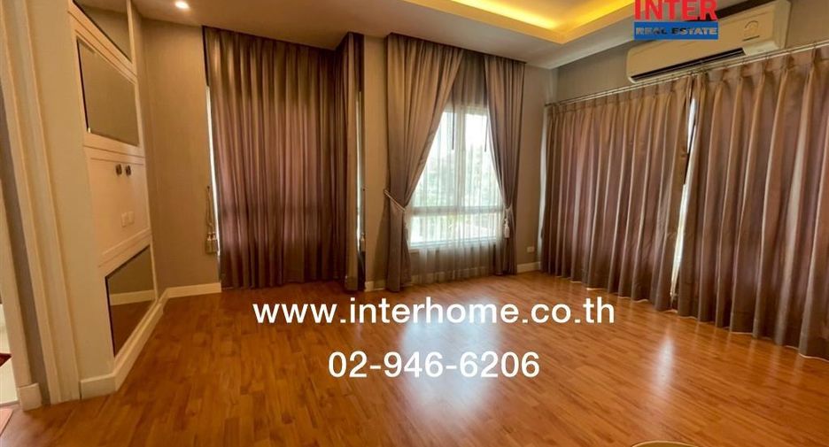 For sale 4 bedrooms house in Saphan Sung, Bangkok