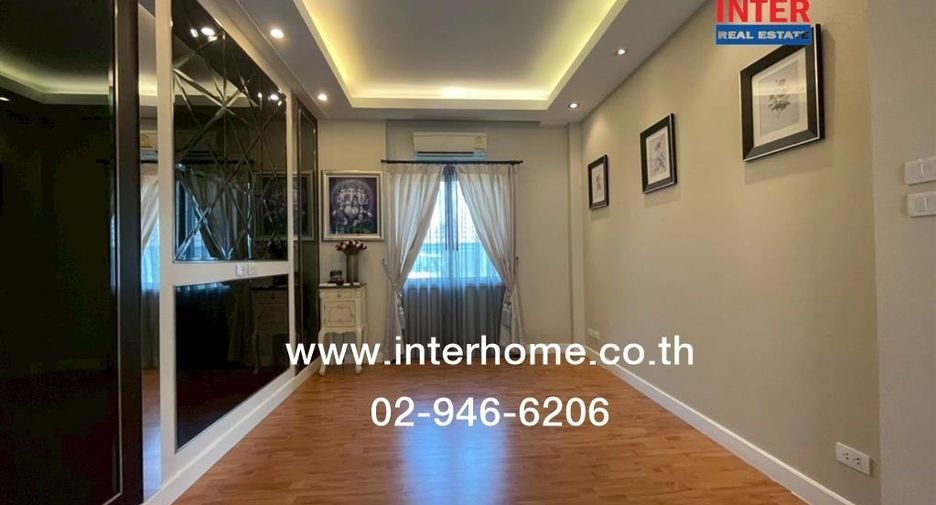 For sale 4 bedrooms house in Saphan Sung, Bangkok