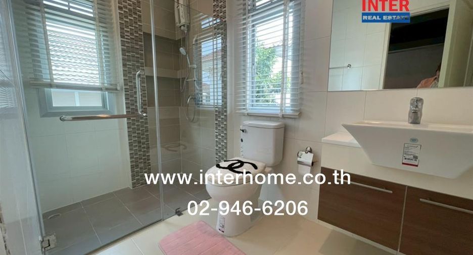 For sale 4 bedrooms house in Saphan Sung, Bangkok
