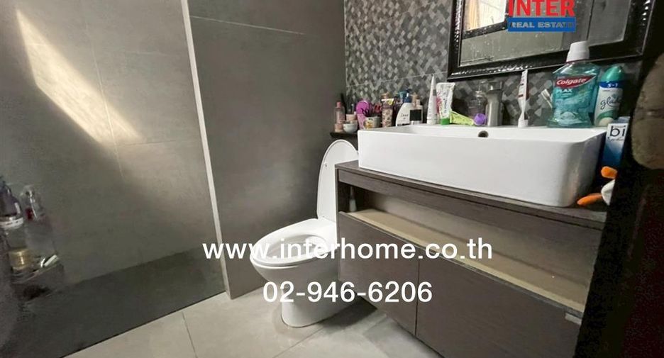 For sale 4 bedrooms house in Thanyaburi, Pathum Thani