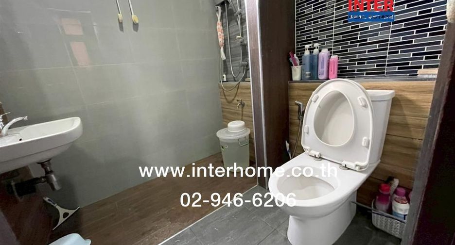 For sale 4 bedrooms house in Thanyaburi, Pathum Thani