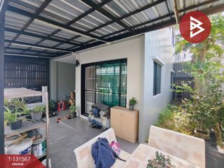 出售 4 卧室 联排别墅 在 Sam Phran, Nakhon Pathom