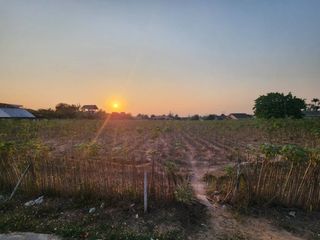 出售 土地 在 Bang Lamung, Chon Buri
