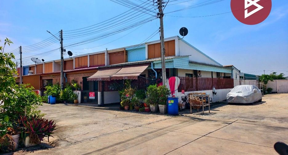 Reihenhaus zum Kauf mit 2 Zimmer in Krathum Baen, Samut Sakhon