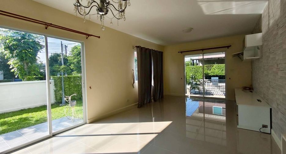 For sale 3 bedrooms house in Mueang Nonthaburi, Nonthaburi