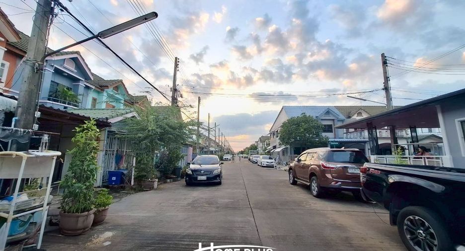 For sale 2 bedrooms townhouse in Lam Luk Ka, Pathum Thani