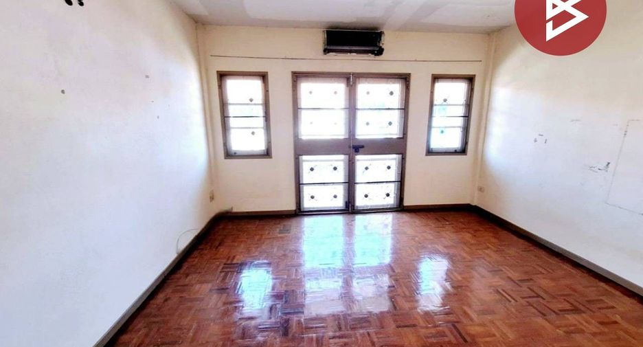 For sale 2 bedrooms townhouse in Min Buri, Bangkok