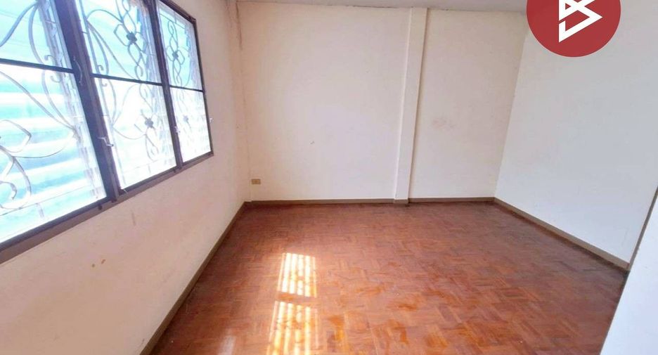 For sale 2 bedrooms townhouse in Min Buri, Bangkok