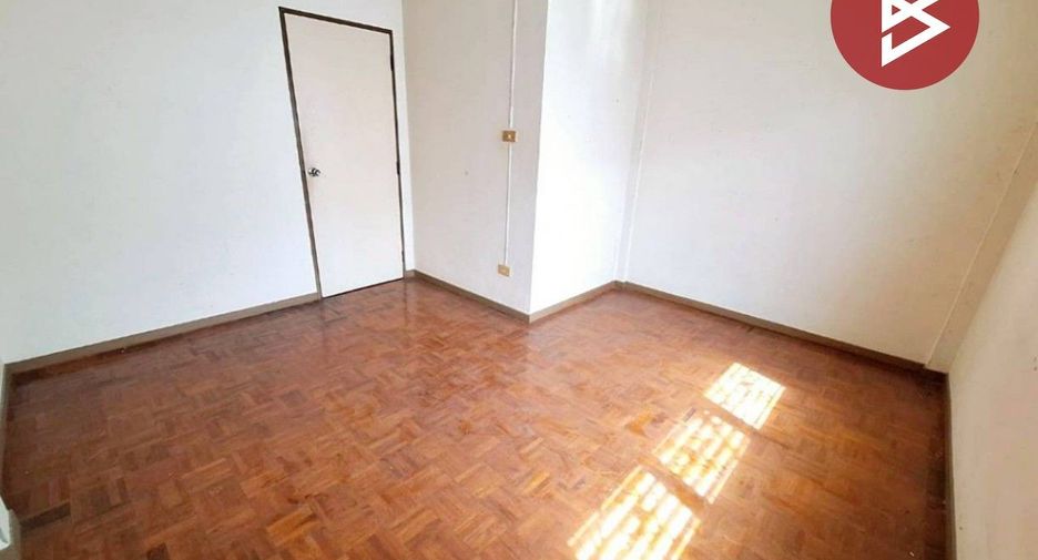 For sale 2 bedrooms townhouse in Min Buri, Bangkok