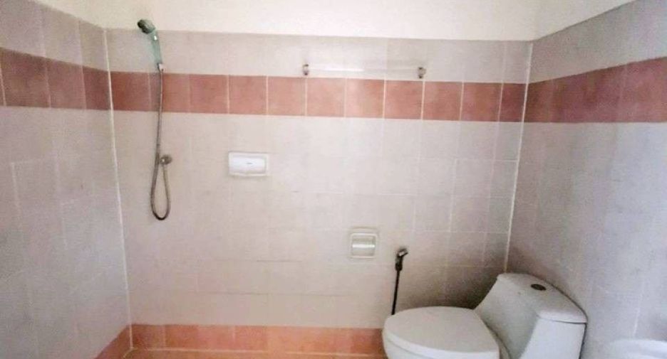For sale 2 bedrooms townhouse in Min Buri, Bangkok