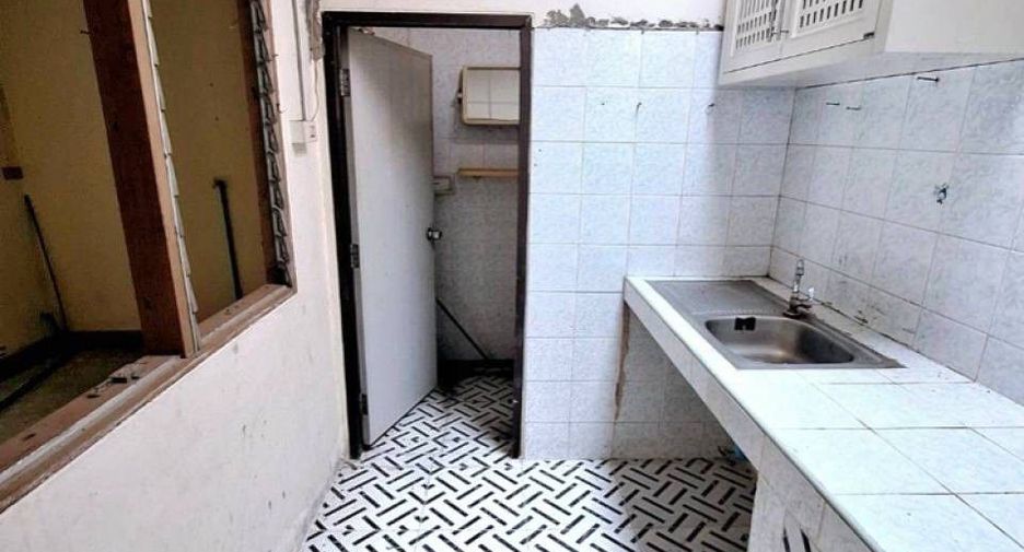 For sale 2 bedrooms townhouse in Min Buri, Bangkok