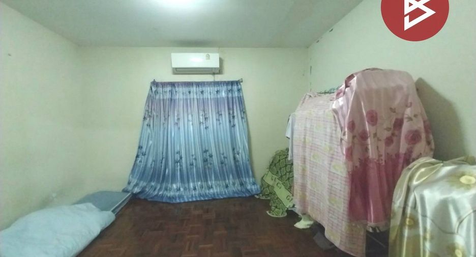For sale 2 bedrooms townhouse in Mueang Chachoengsao, Chachoengsao