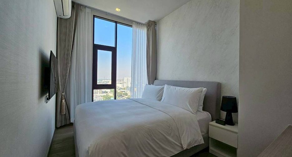 À louer 2 chambres appartement avec services à Phra Khanong, Bangkok